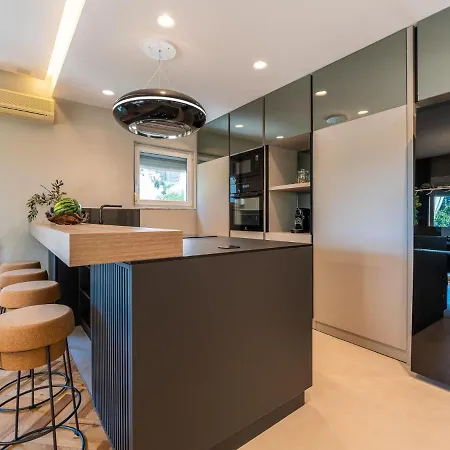 Exquisite With Private Pool In Villa Zara